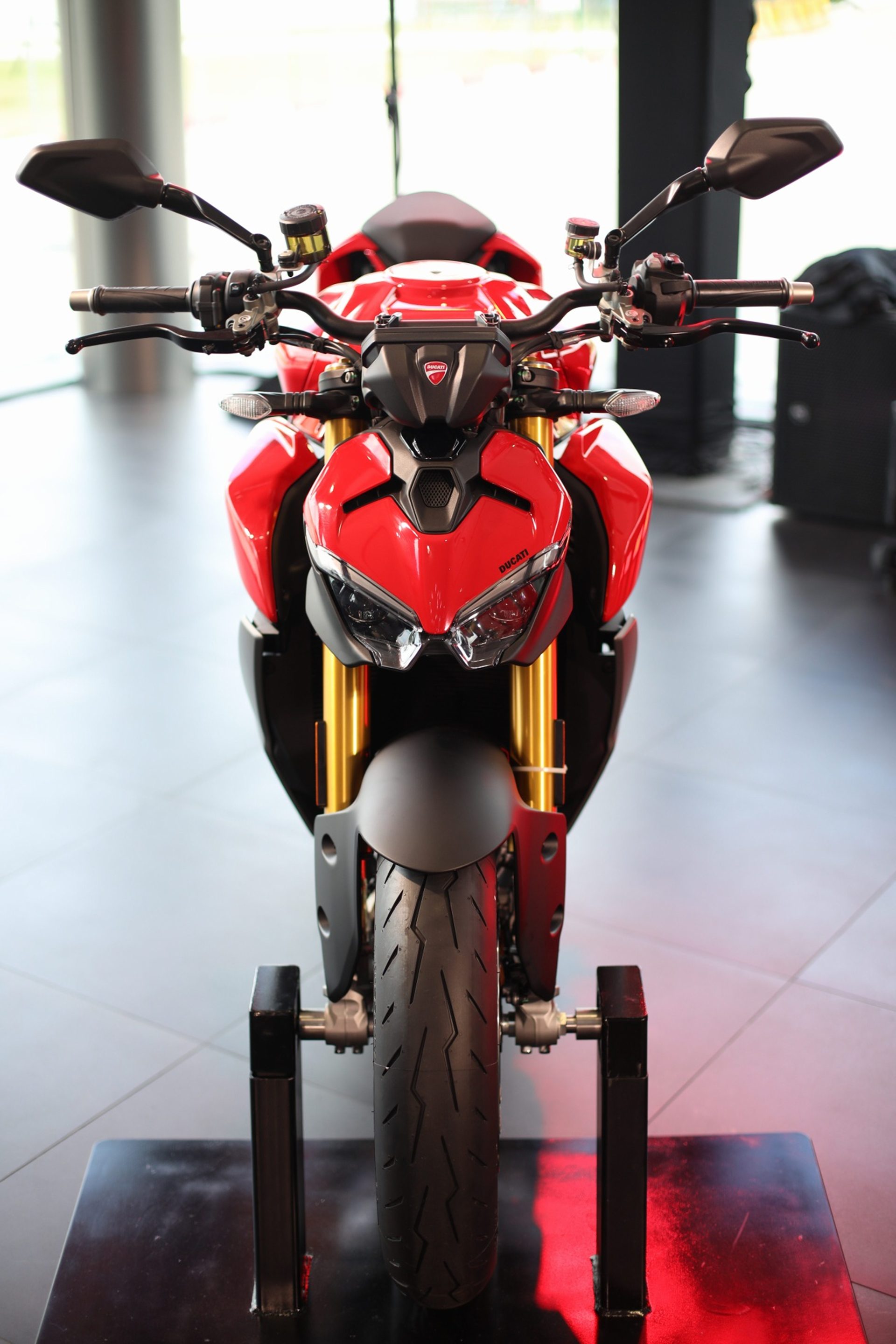 Ducati Streetfighter V2S ดูคาติ สตรีตไฟเตอร์ ปี 2025 : ภาพที่ 1