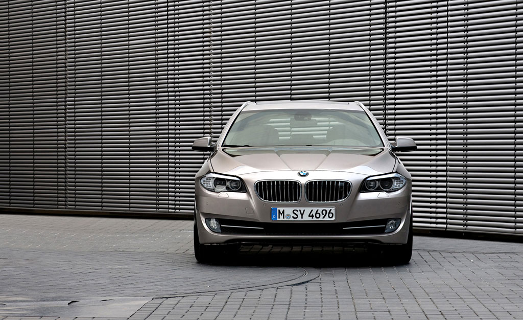 BMW Series 5 520d Touring Sport บีเอ็มดับเบิลยู ซีรีส์5 ปี 2011 : ภาพที่ 2