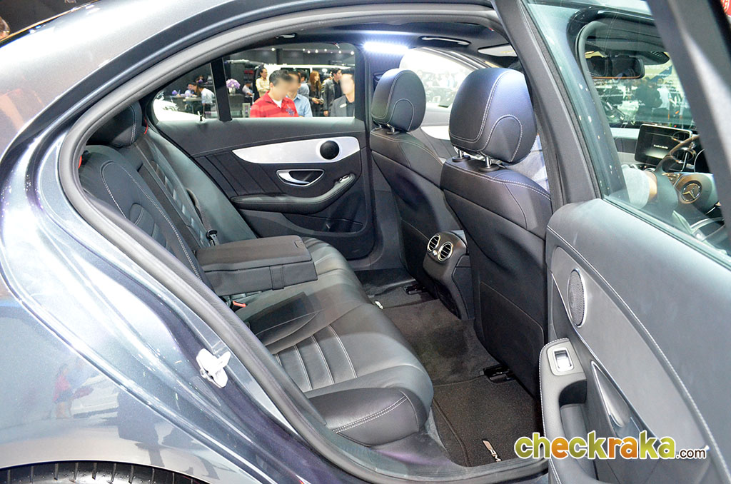 Mercedes-benz C-Class C 300 BlueTEC Hybrid AMG Dynamic เมอร์เซเดส-เบนซ์ ซี-คลาส ปี 2014 : ภาพที่ 18