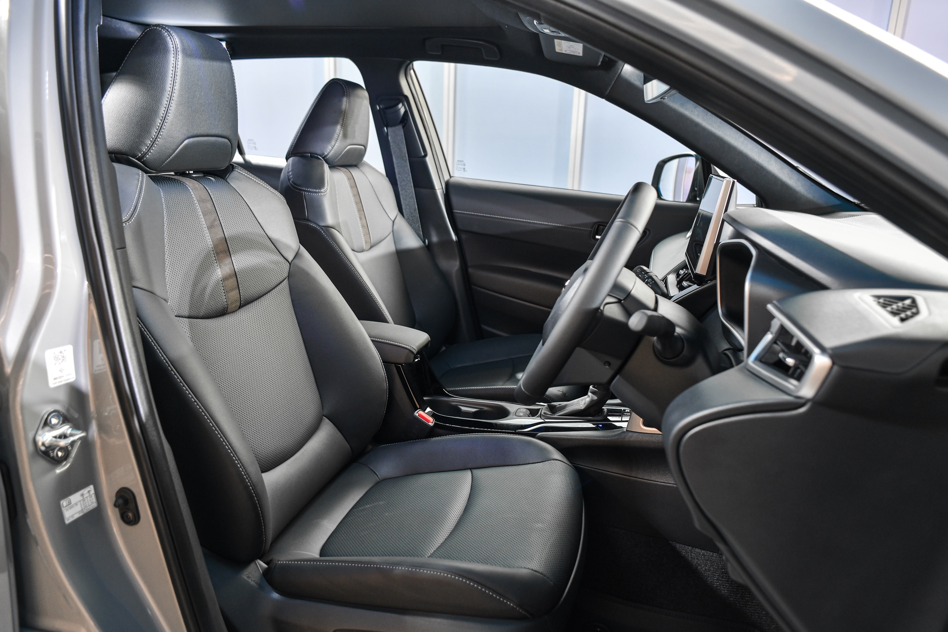 Toyota Corolla Cross HEV Premium Luxury โตโยต้า ปี 2024 : ภาพที่ 15