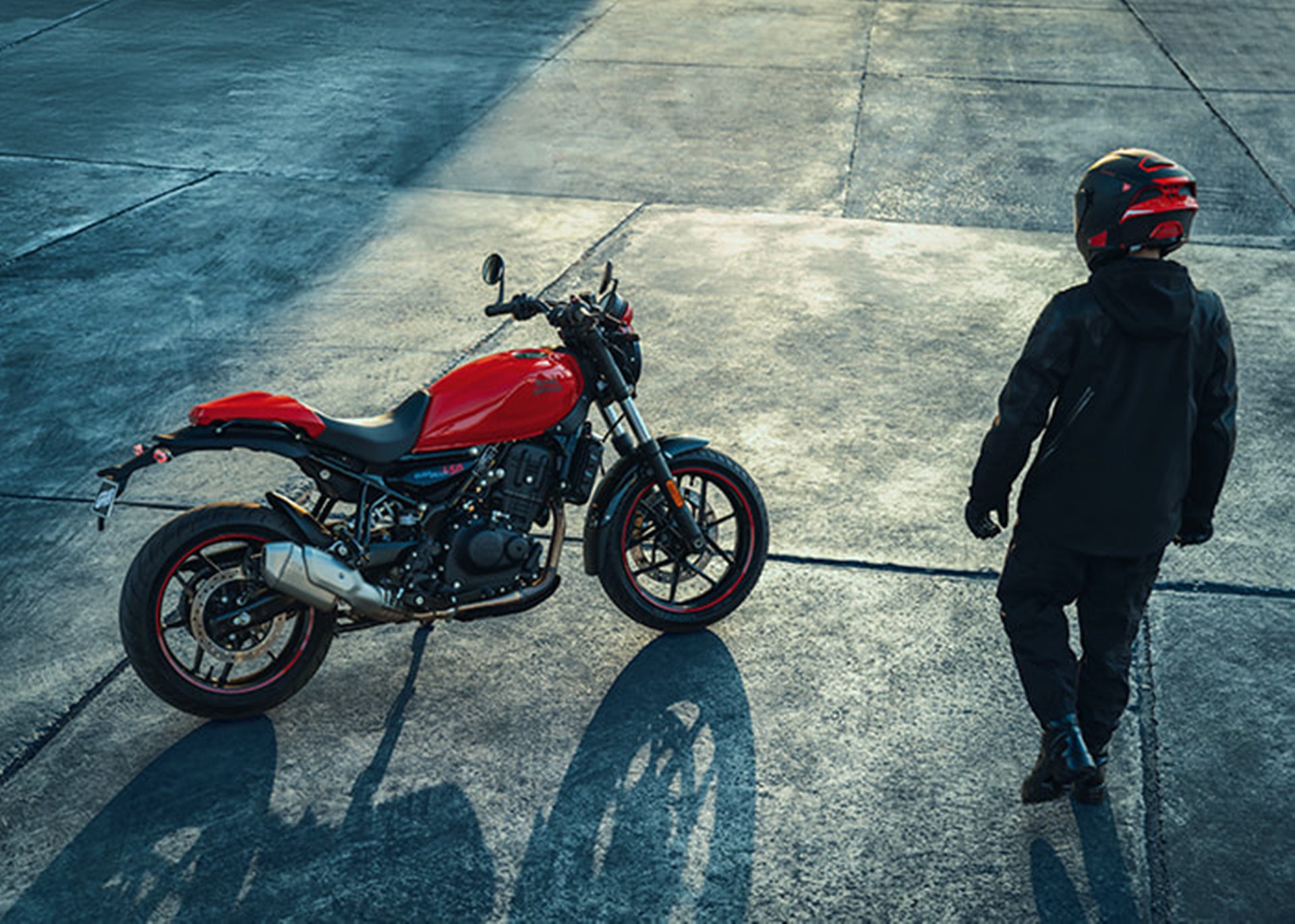 Royal Enfield Guerrilla 450 Apex โรยัล เอ็นฟีลด์ ปี 2026 : ภาพที่ 2