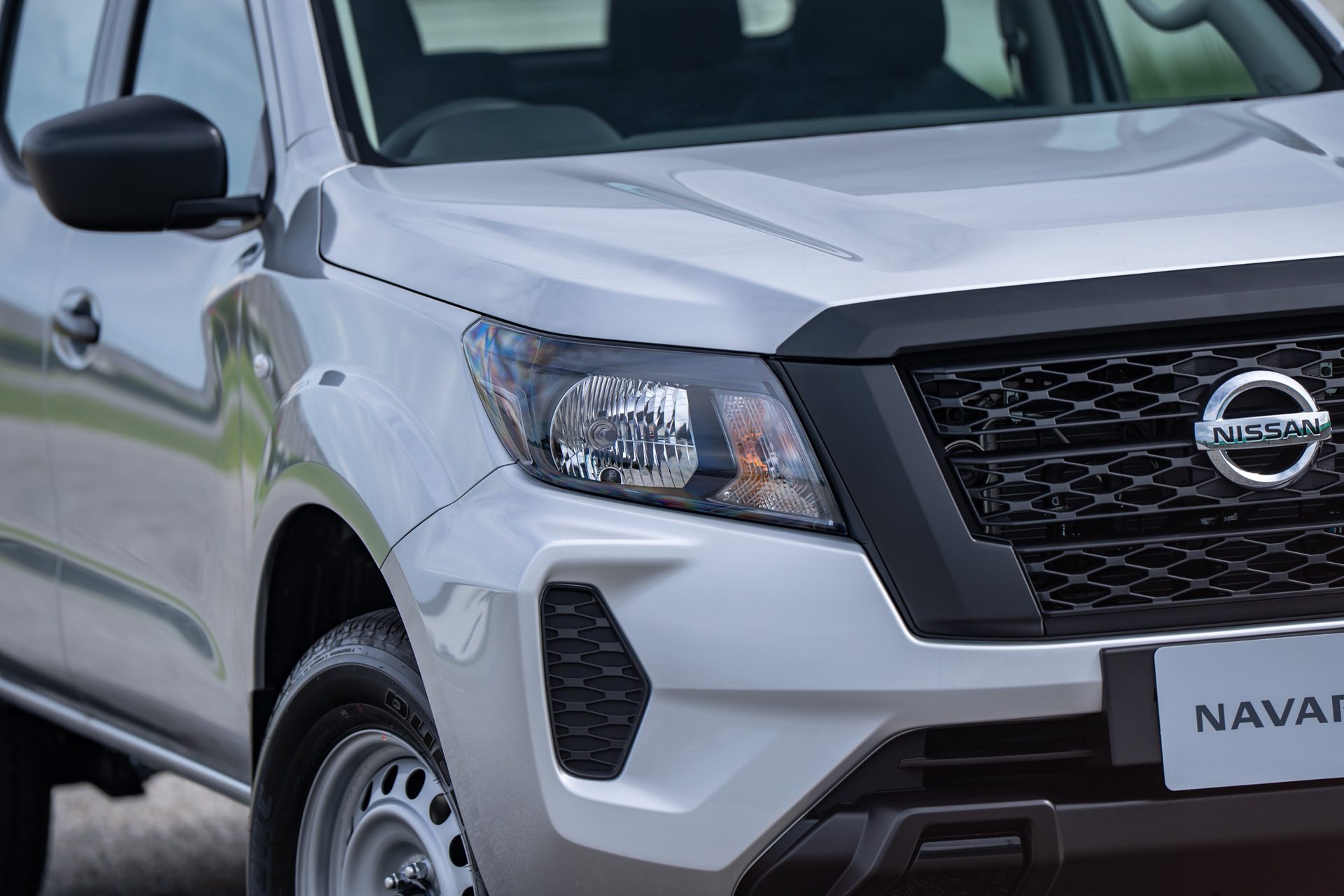 Nissan Navara Double Cab CALIBRE SL 7AT นิสสัน นาวาร่า ปี 2025 : ภาพที่ 2