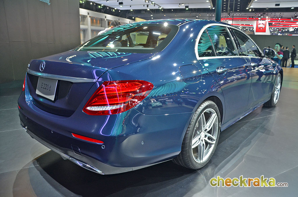 Mercedes-benz E-Class E 220 D AMG Dynamic เมอร์เซเดส-เบนซ์ อี-คลาส ปี 2016 : ภาพที่ 8