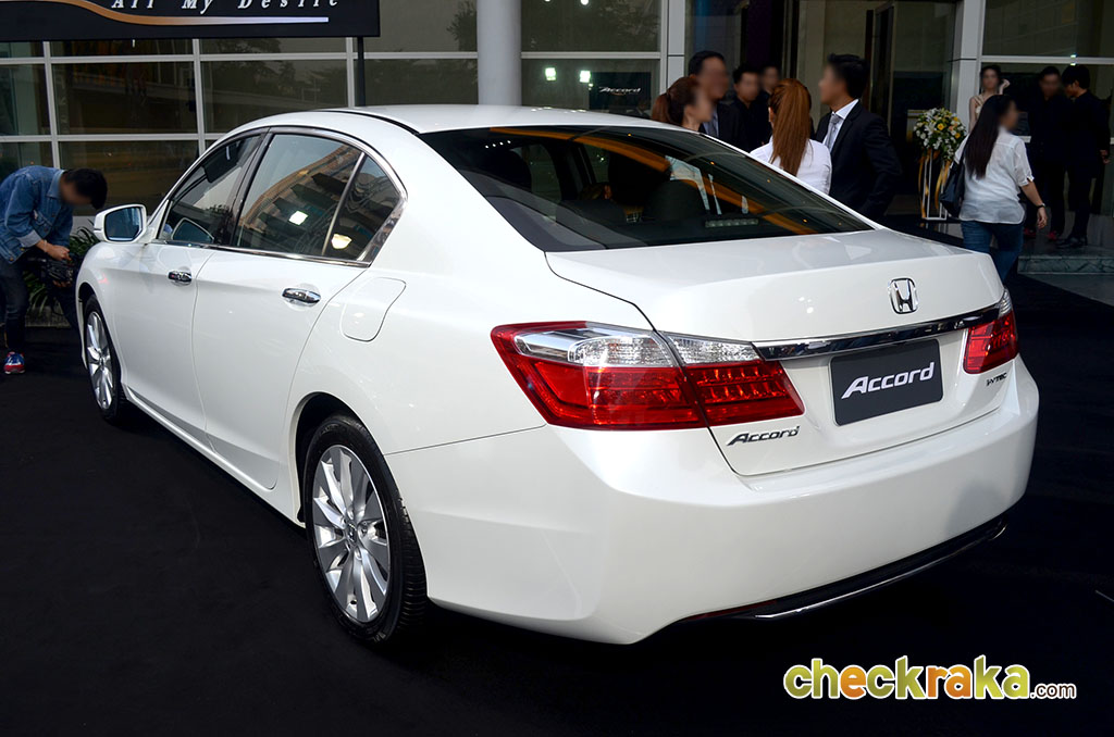 Honda Accord 2.0 EL NAVI ฮอนด้า แอคคอร์ด ปี 2013 : ภาพที่ 11