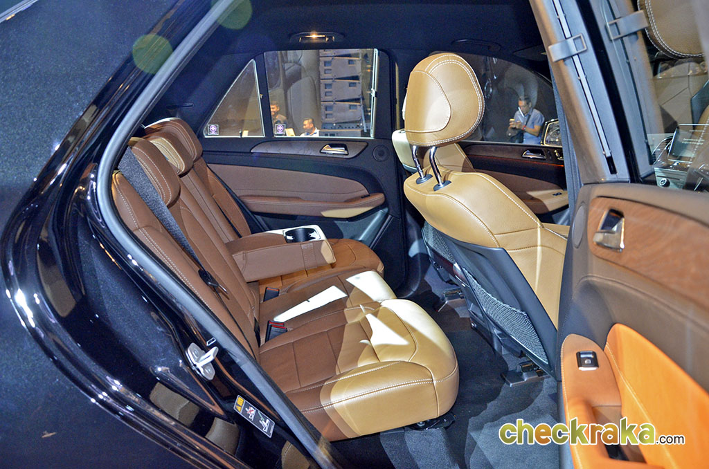 Mercedes-benz GLE-Class GLE 500 e 4MATIC Exclusive เมอร์เซเดส-เบนซ์ จีแอลอี ปี 2016 : ภาพที่ 16