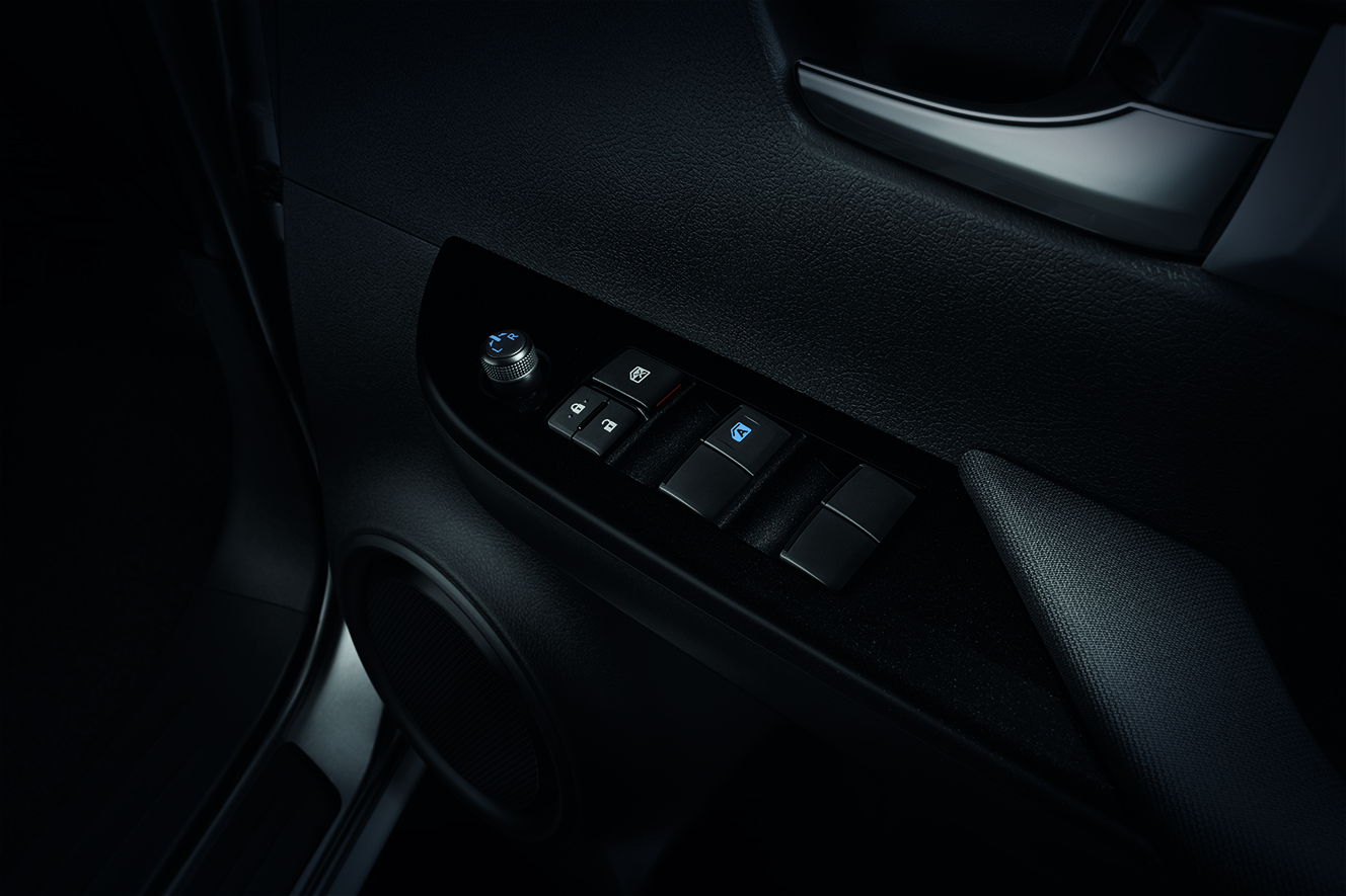 Toyota Revo Double Cab Z-Edition 4x2 2.4 Mid โตโยต้า รีโว่ ปี 2021 : ภาพที่ 3