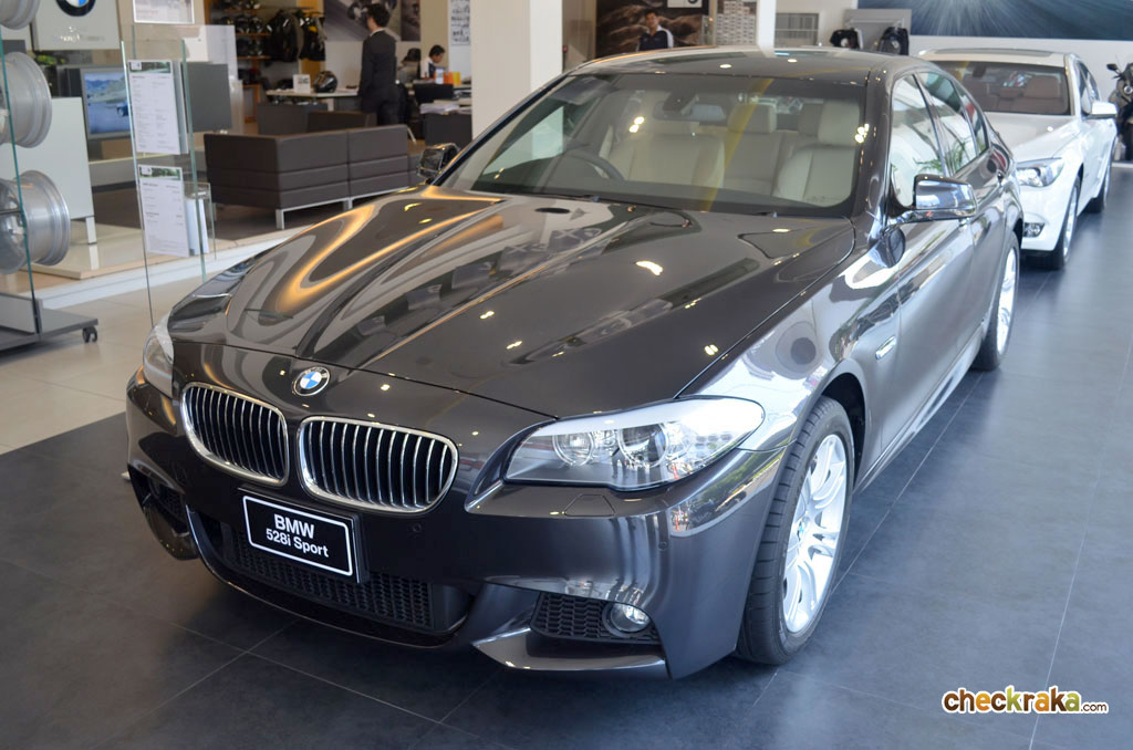 BMW Series 5 528i Sport บีเอ็มดับเบิลยู ซีรีส์5 ปี 2012 : ภาพที่ 1