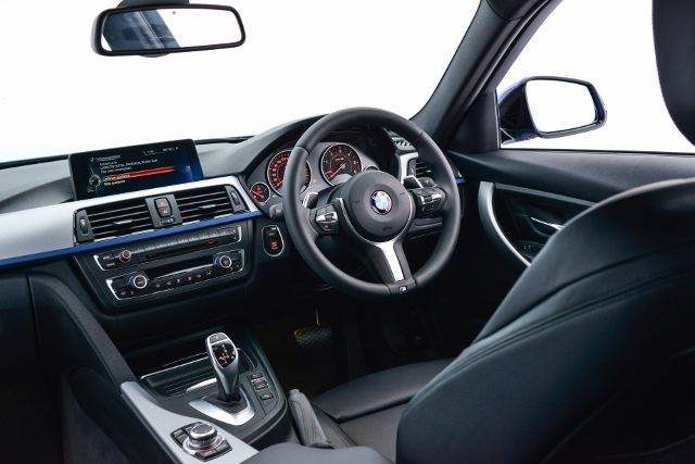 BMW Series 3 320d Touring M Sport บีเอ็มดับเบิลยู ซีรีส์3 ปี 2012 : ภาพที่ 5