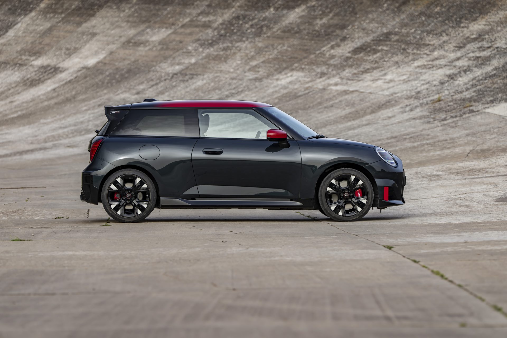 Mini John Cooper Works Electric มินิ จอห์น คูเปอร์ เวิร์กส์ ปี 2025 : ภาพที่ 2