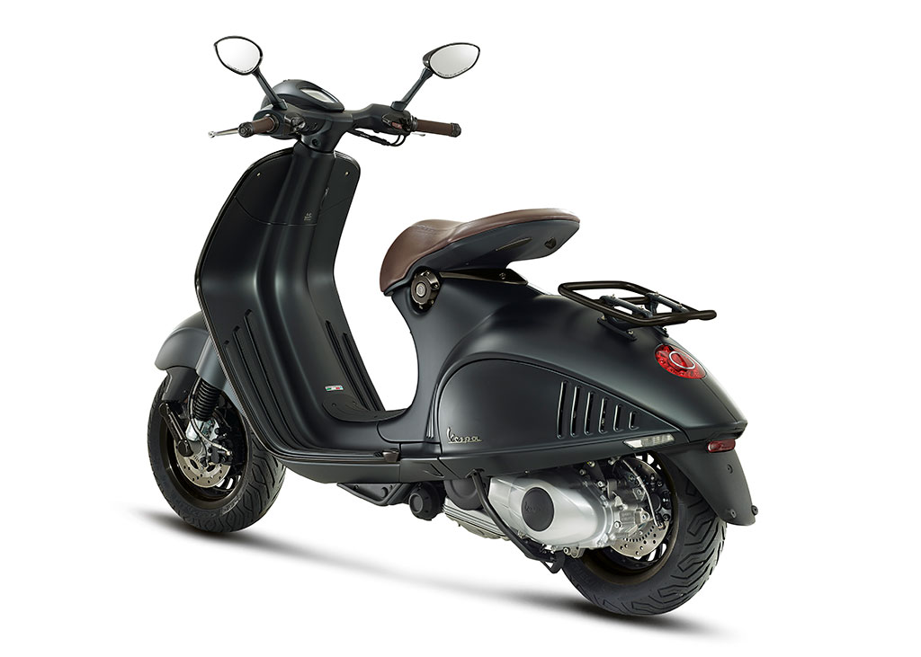 Vespa 946 Emporio Armani เวสป้า ปี 2015 : ภาพที่ 4