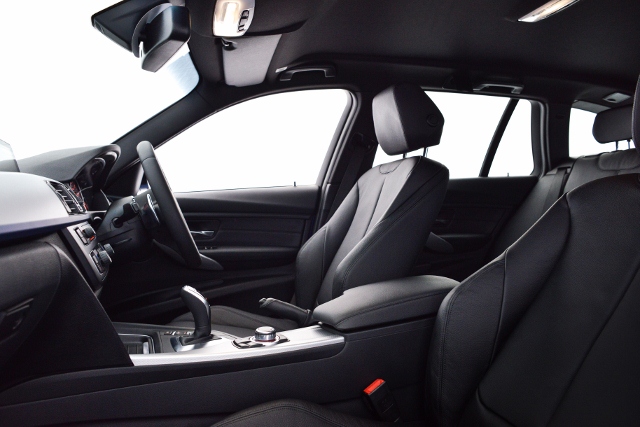 BMW Series 3 320d Touring M Sport บีเอ็มดับเบิลยู ซีรีส์3 ปี 2012 : ภาพที่ 9