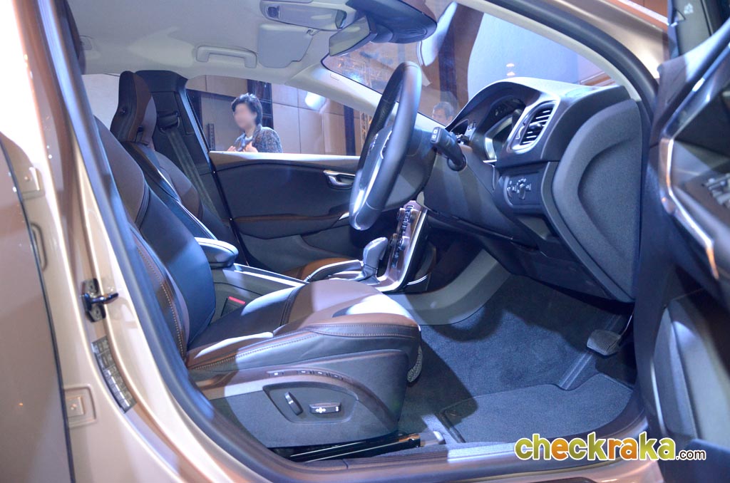 Volvo V40 T5 Cross Country วอลโว่ วี40 ปี 2013 : ภาพที่ 18