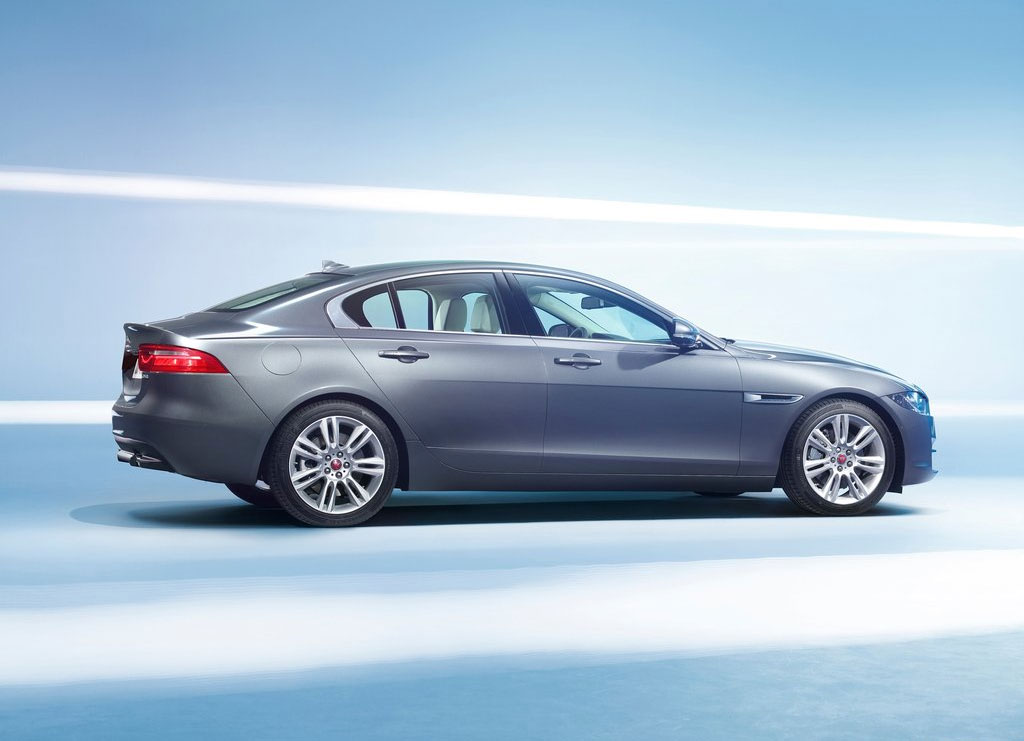 Jaguar XE 2.0 Portfolio จากัวร์ เอ็กซ์อี ปี 2015 : ภาพที่ 2