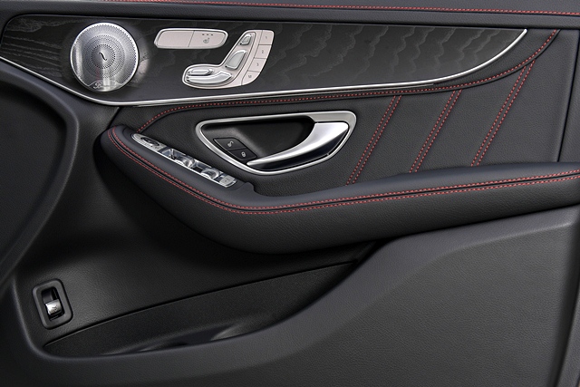 Mercedes-benz AMG GLC 43 4MATIC Coupe' (CKD) เมอร์เซเดส-เบนซ์ เอเอ็มจี ปี 2018 : ภาพที่ 18