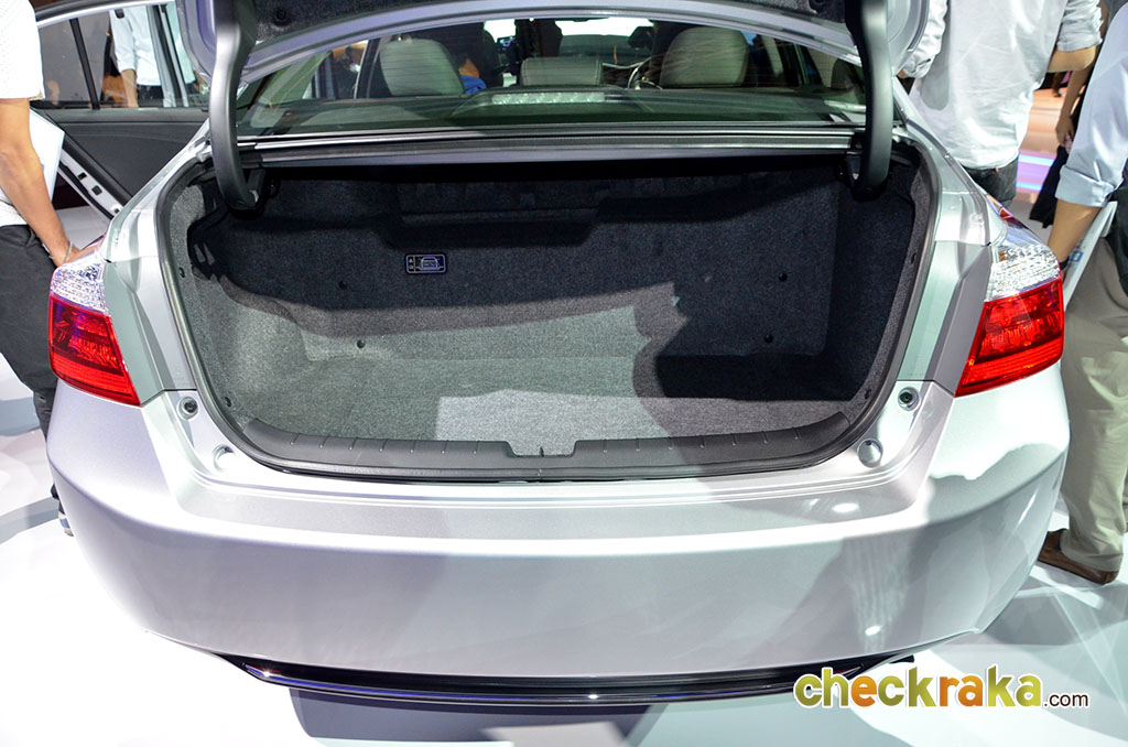 Honda Accord Hybrid 2.0 ฮอนด้า แอคคอร์ด ไฮบริด ปี 2014 : ภาพที่ 14