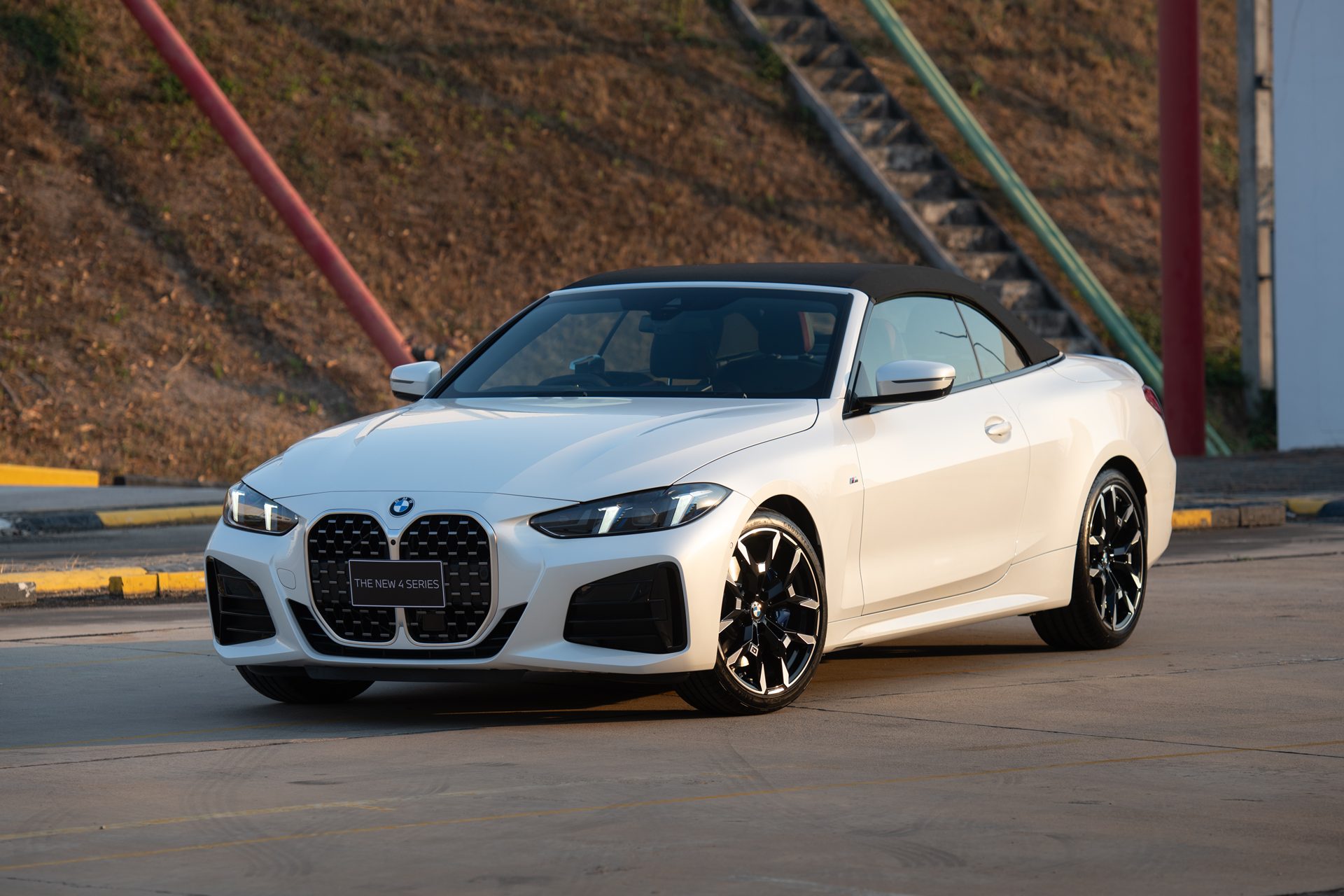 BMW Series 4 430i Convertible M Sport บีเอ็มดับเบิลยู ซีรีส์ 4 ปี 2025 : ภาพที่ 2