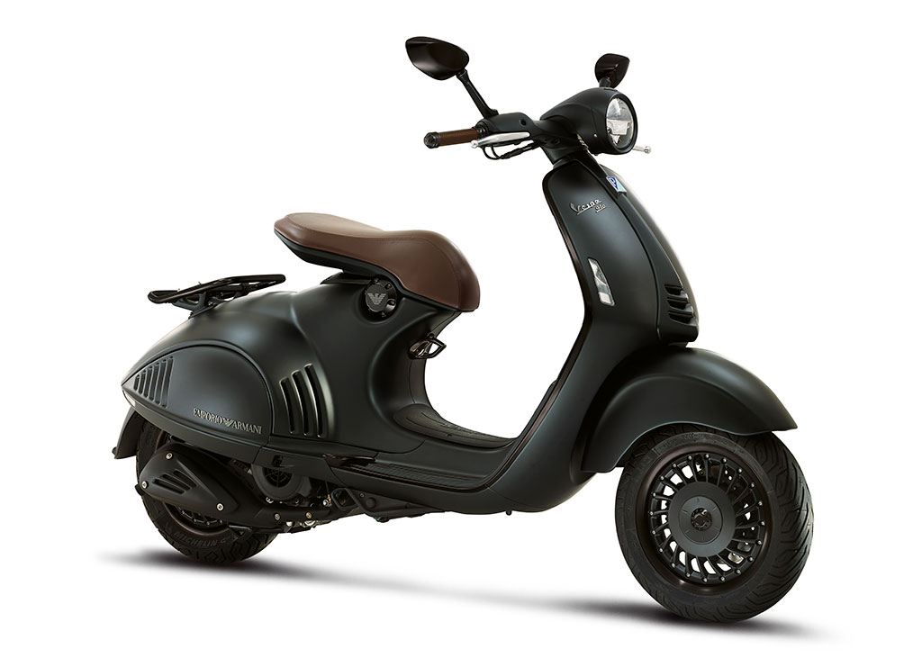Vespa 946 Emporio Armani เวสป้า ปี 2015 : ภาพที่ 2