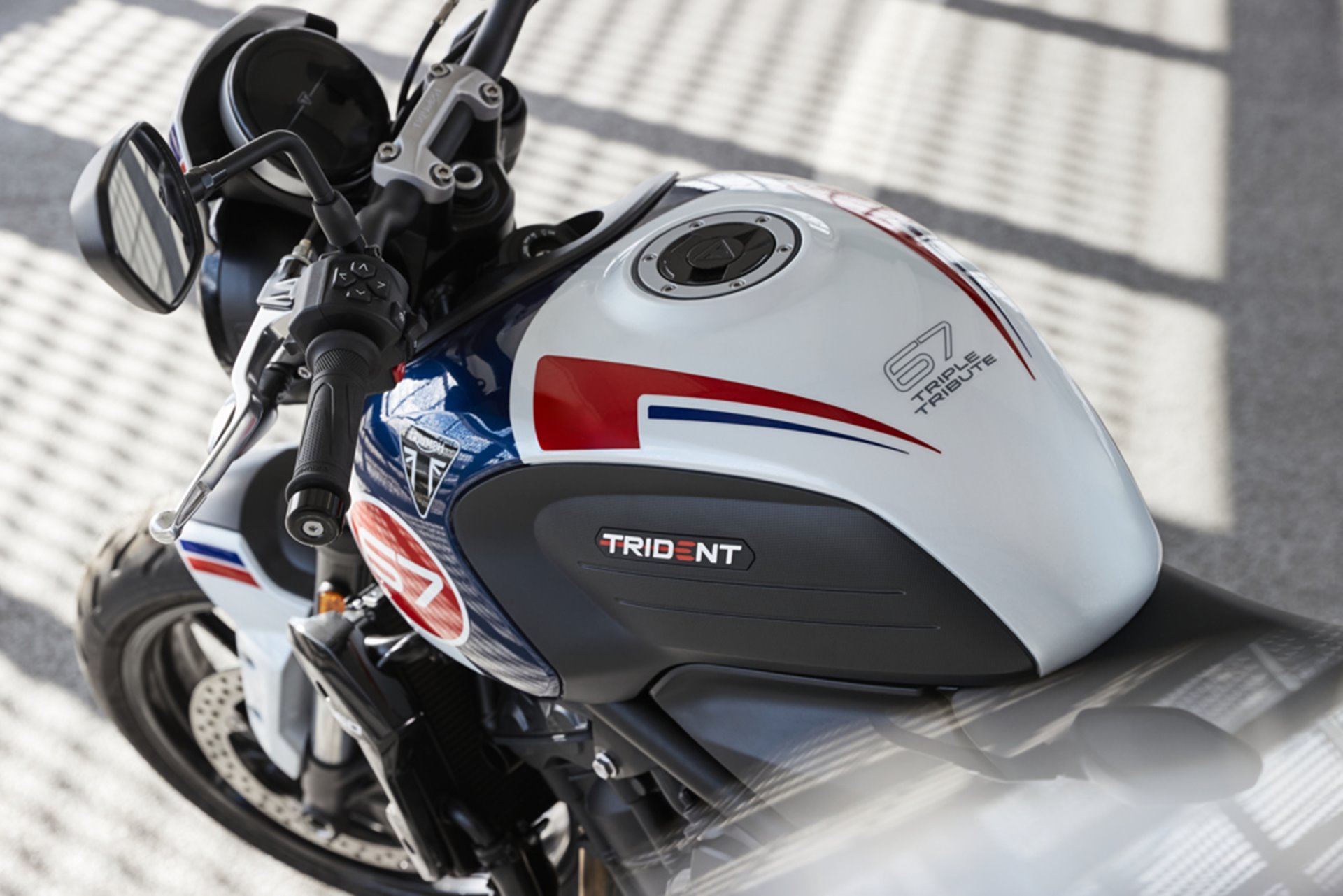 Triumph Trident Triple Tribute Special Edition ไทรอัมพ์ ปี 2024 : ภาพที่ 2