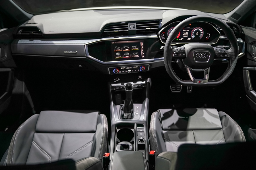 Audi Q3 Sportback 40 TFSI quattro S Line Black Edition อาวดี้ คิว3 ปี 2021 : ภาพที่ 9