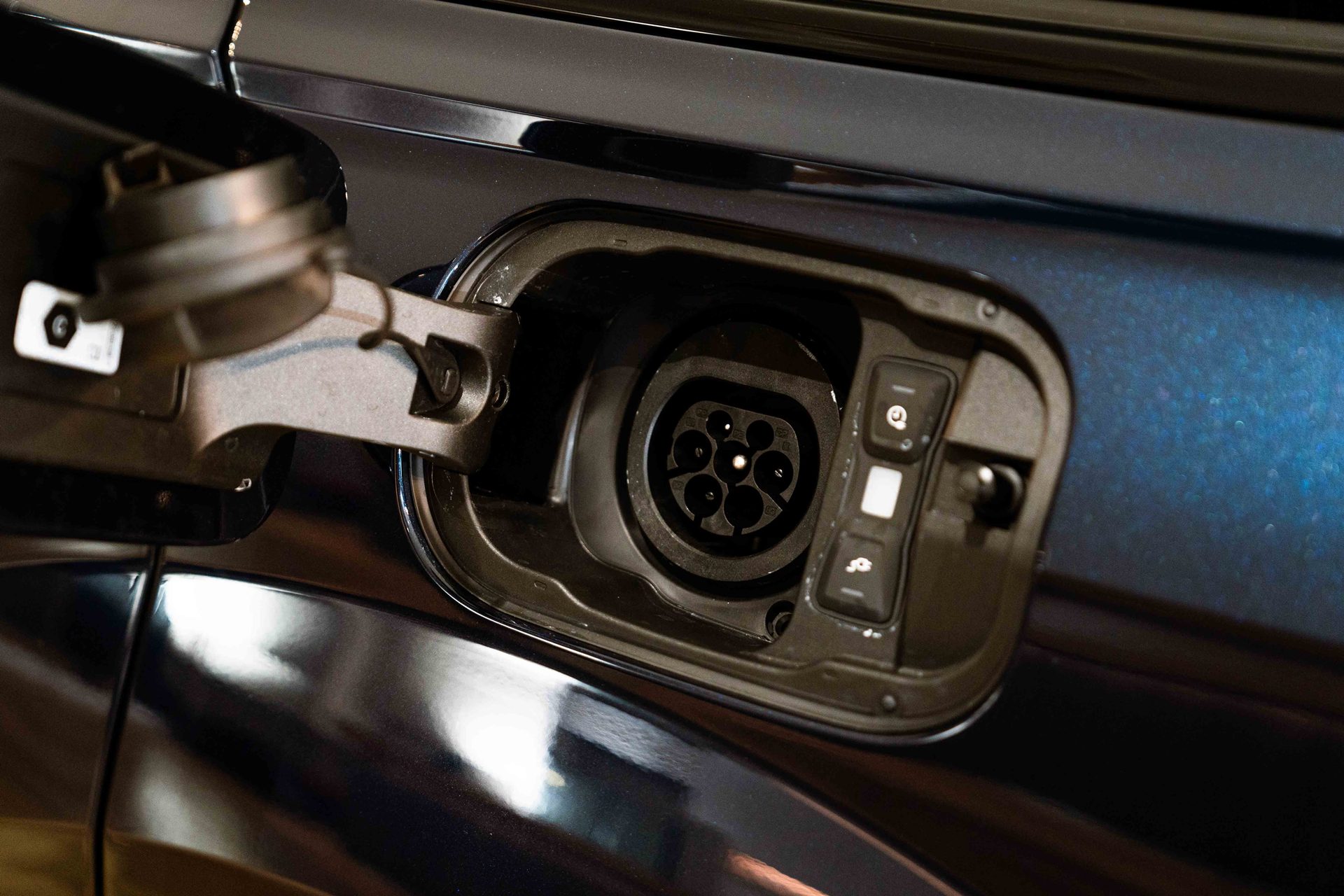 Audi Q7 TFSI e quattro S line edition one อาวดี้ คิว7 ปี 2024 : ภาพที่ 5