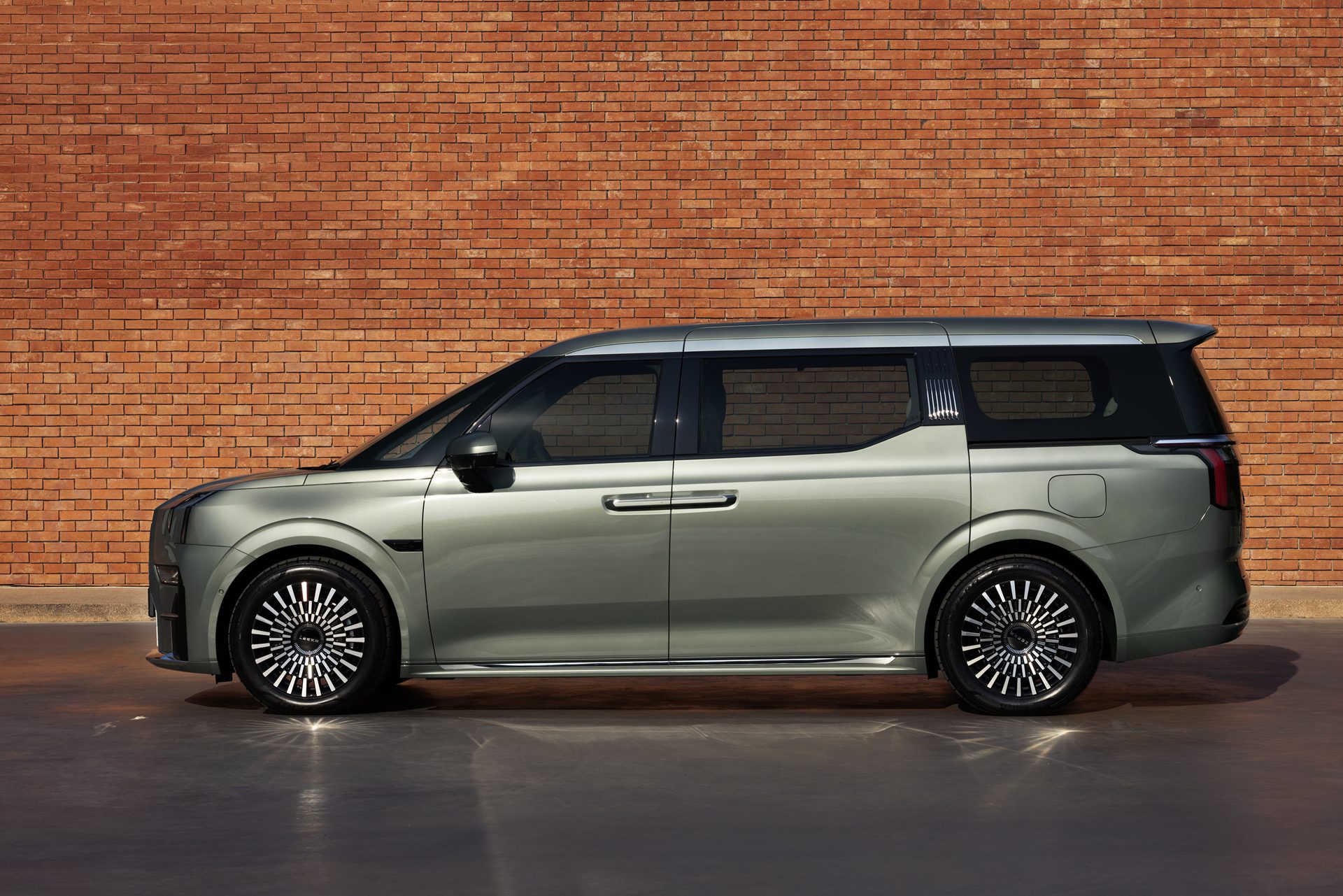 Zeekr 009 Premium AWD ซีเคอร์ ปี 2025 : ภาพที่ 2