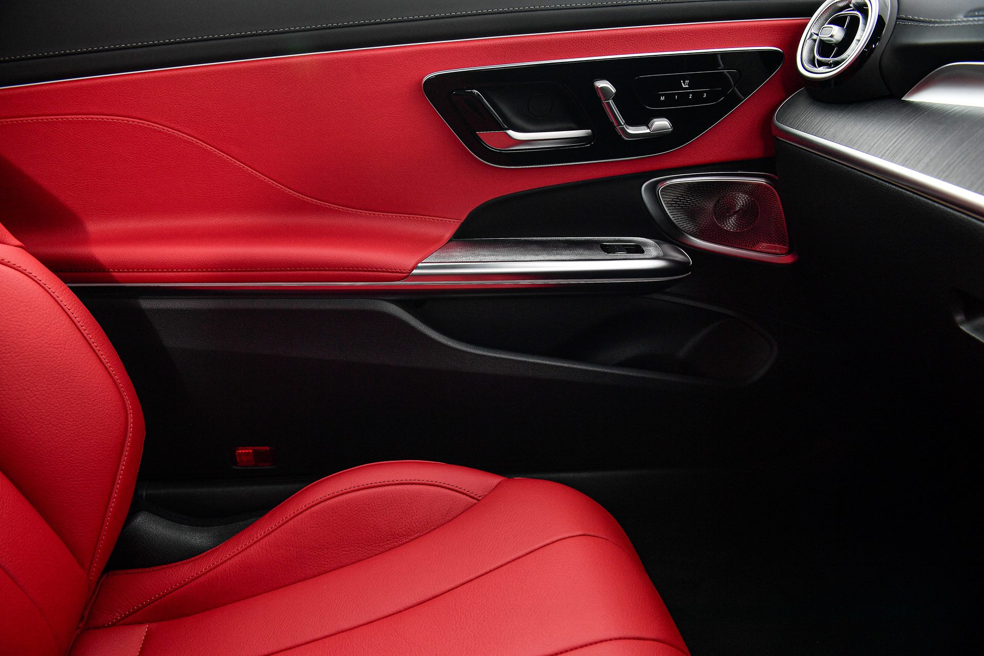 Mercedes-benz CLE-Class CLE 300 4MATIC Coupé AMG Dynamic Night Edition เมอร์เซเดส-เบนซ์ ปี 2026 : ภาพที่ 13