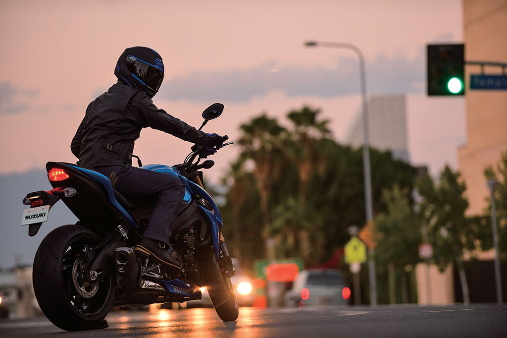 Suzuki GSX-S 1000 ABS ซูซูกิ จีเอสเอ็กซ์-เอส ปี 2015 : ภาพที่ 8