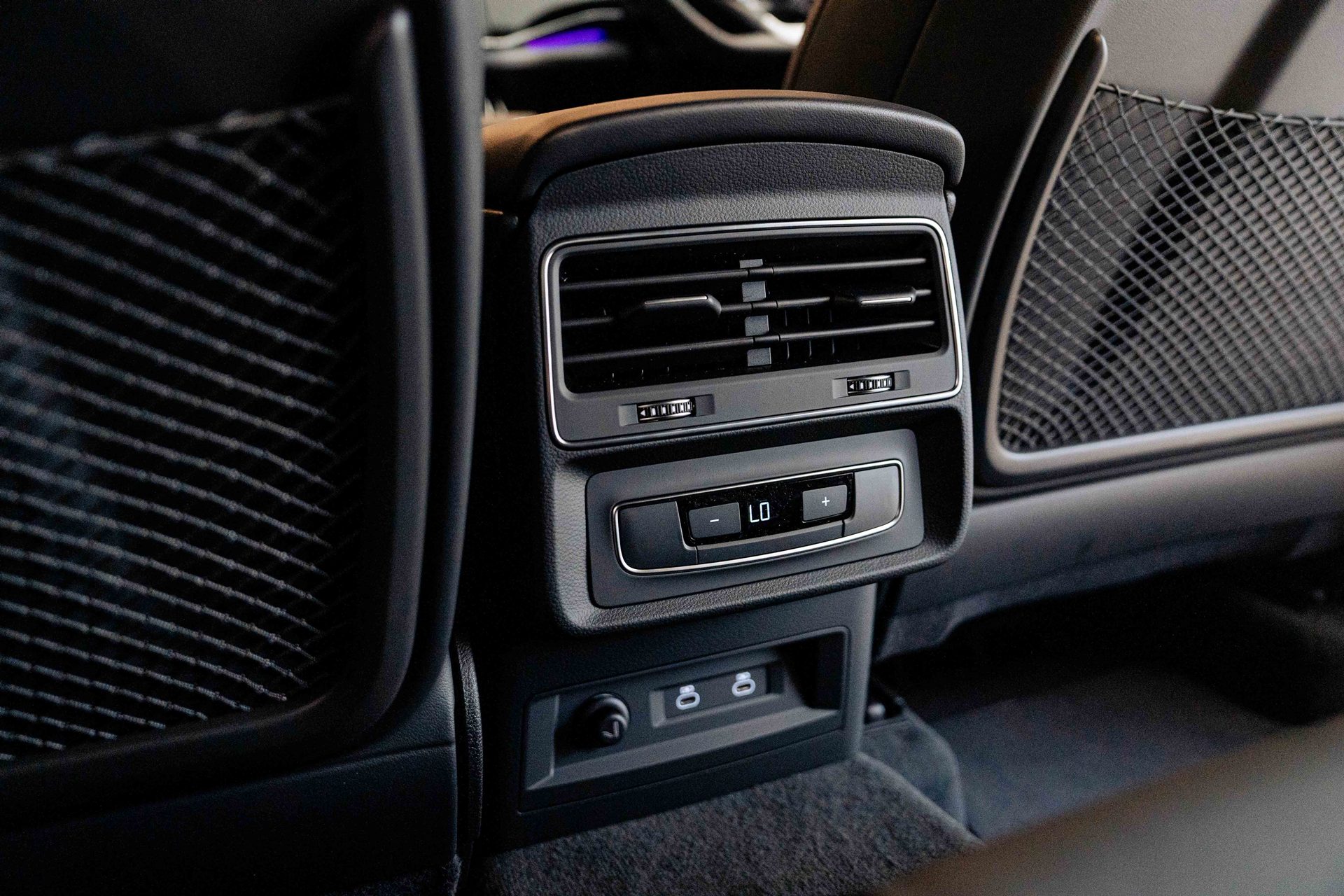 Audi Q7 TFSI e quattro S line edition one อาวดี้ คิว7 ปี 2024 : ภาพที่ 10