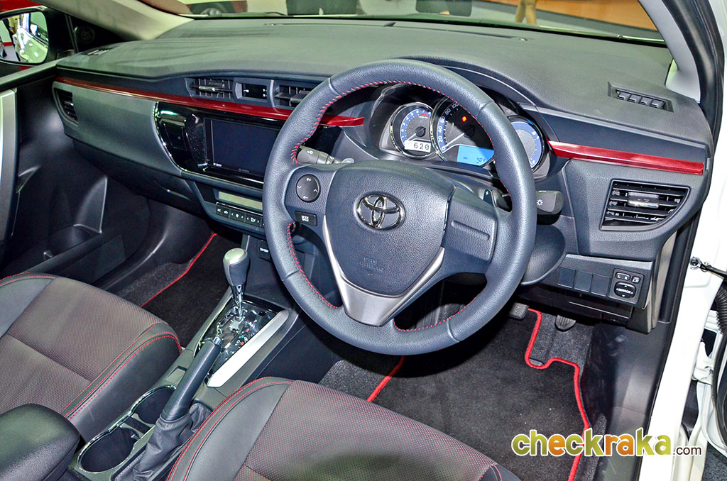 Toyota Altis (Corolla) 1.8 ESport Nurburgring Edition โตโยต้า อัลติส(โคโรลล่า) ปี 2015 : ภาพที่ 11