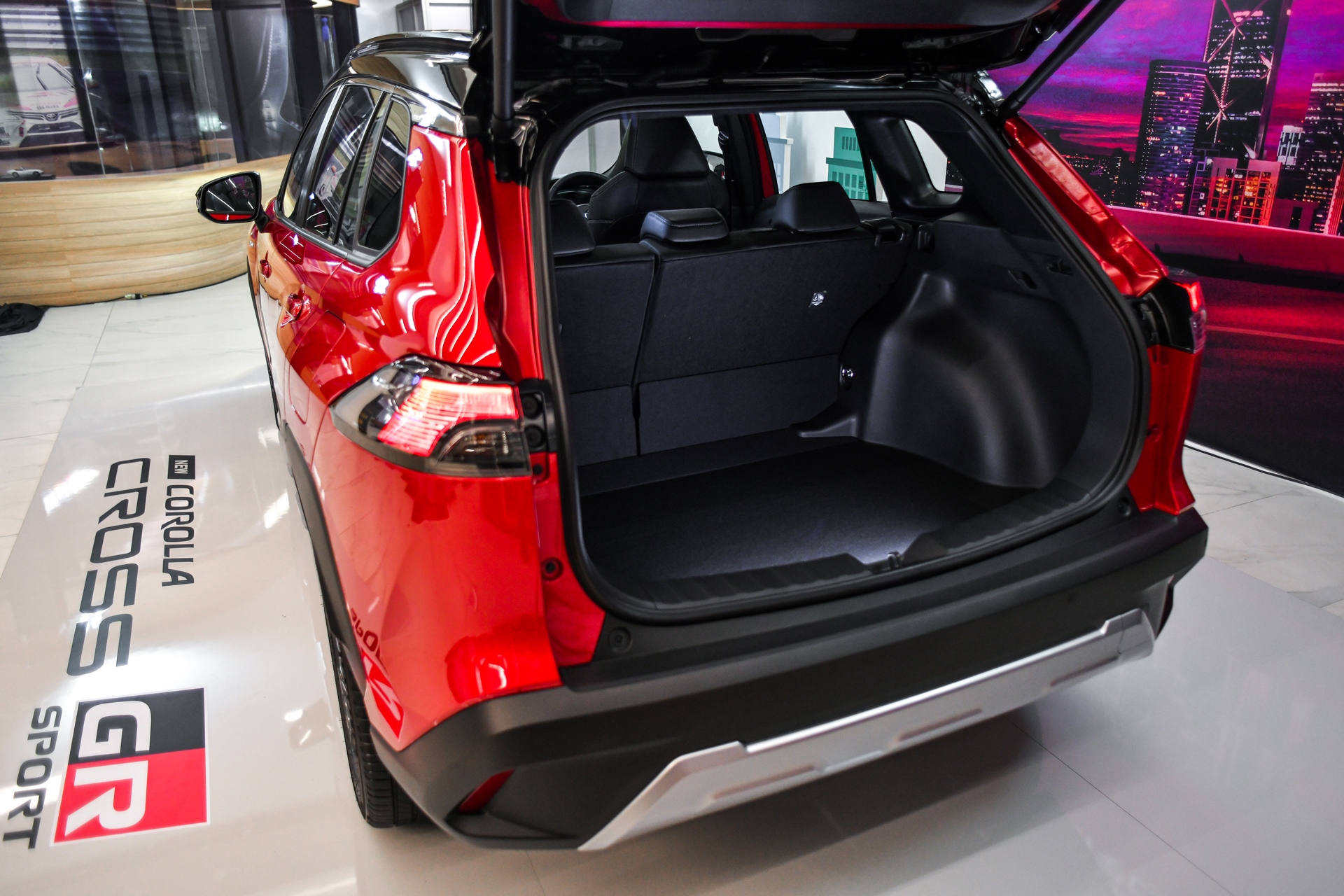 Toyota Corolla Cross HEV GR Sport โตโยต้า ปี 2024 : ภาพที่ 13