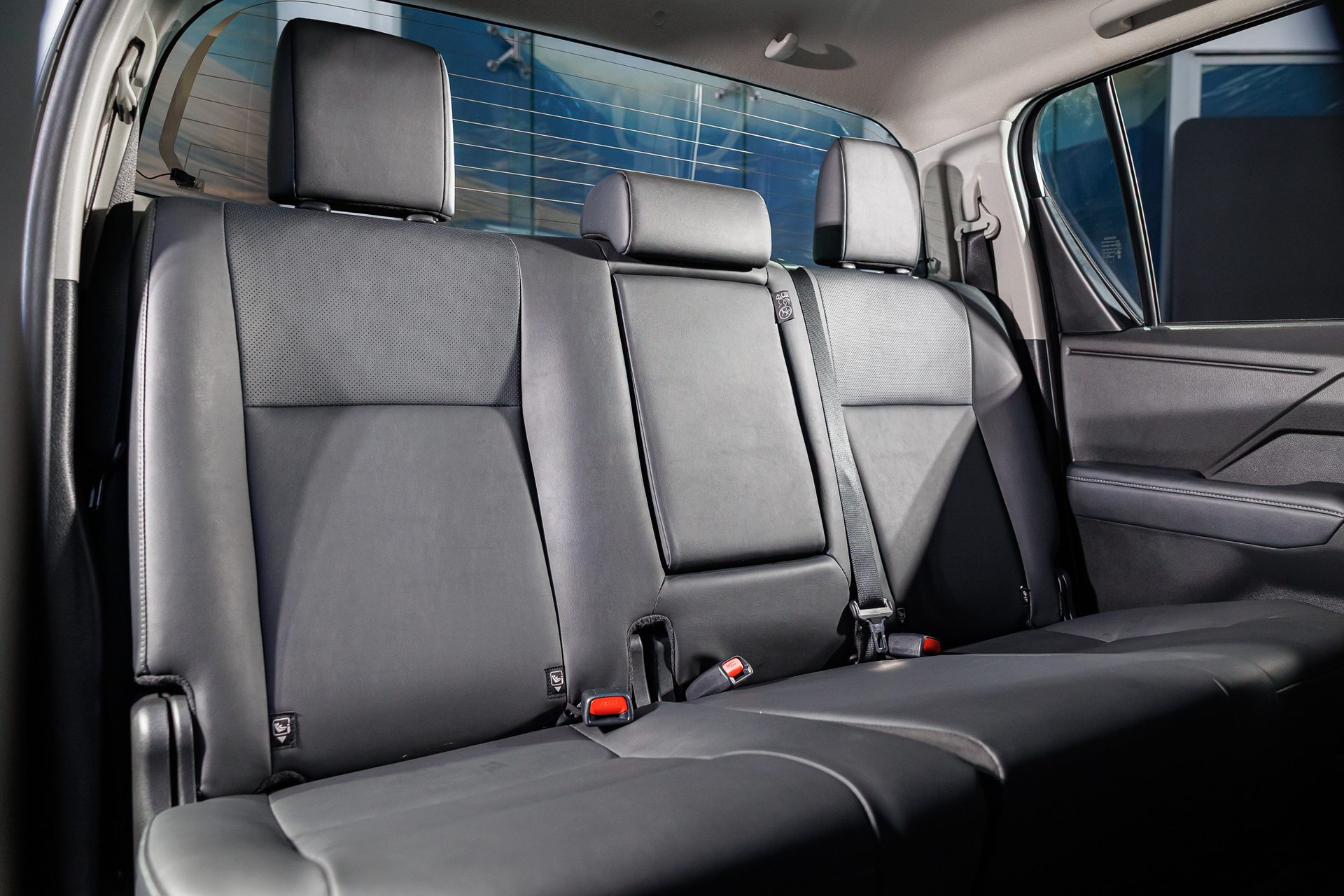 Toyota Hilux Travo -e Double Cab 4TREX โตโยต้า ไฮลักซ์ ทราโว ปี 2025 : ภาพที่ 14