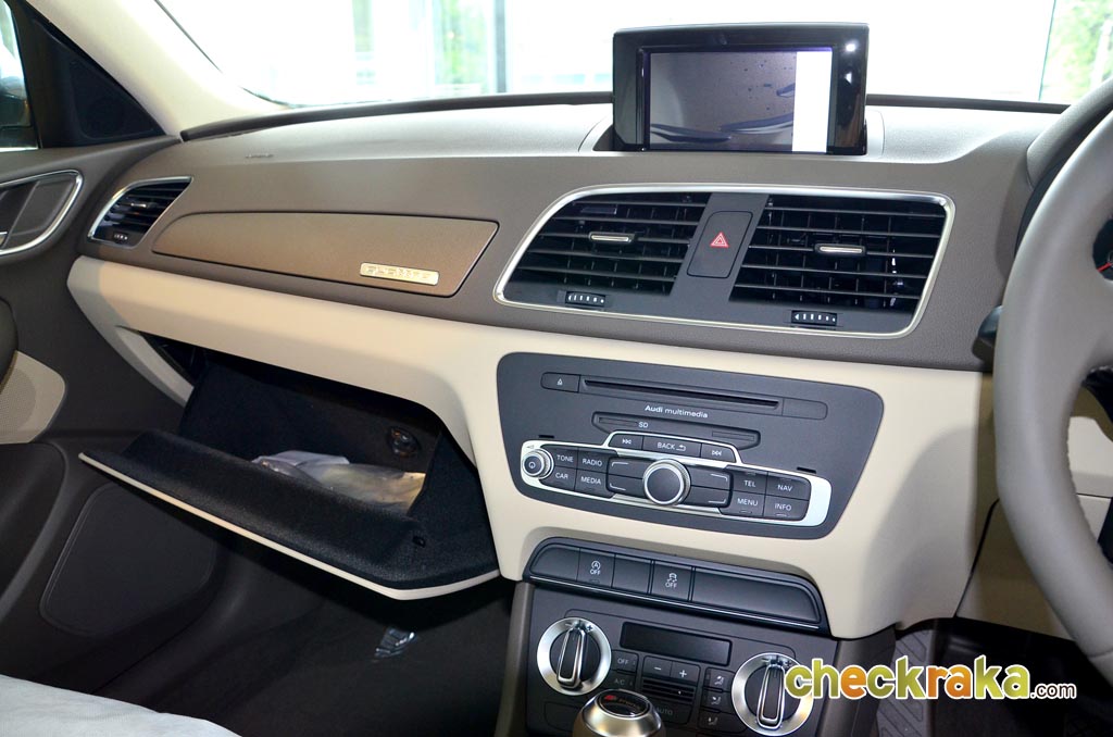 Audi Q3 2.0 TFSI quattro อาวดี้ คิว3 ปี 2012 : ภาพที่ 10