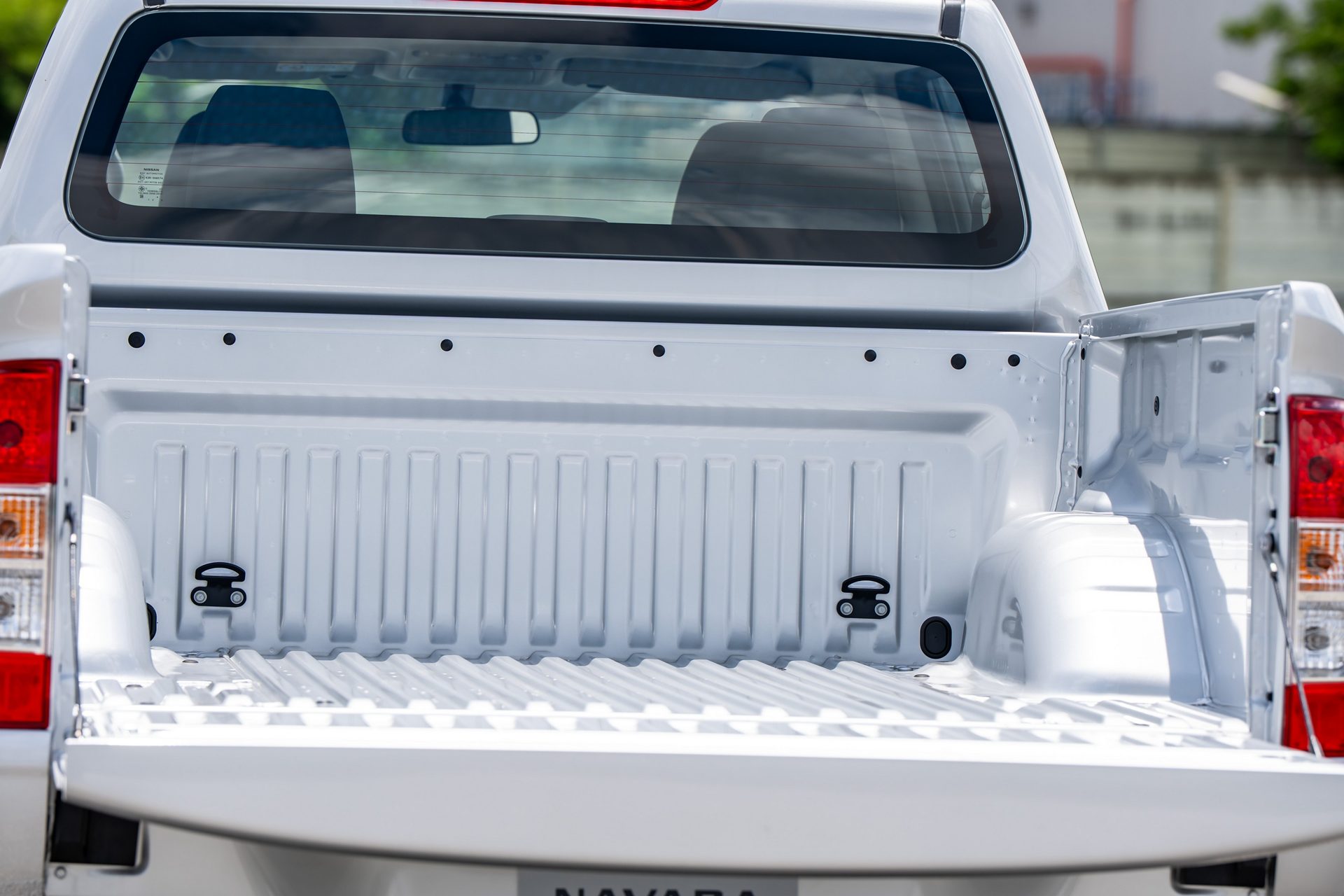 Nissan Navara Double Cab CALIBRE SL 7AT นิสสัน นาวาร่า ปี 2025 : ภาพที่ 8