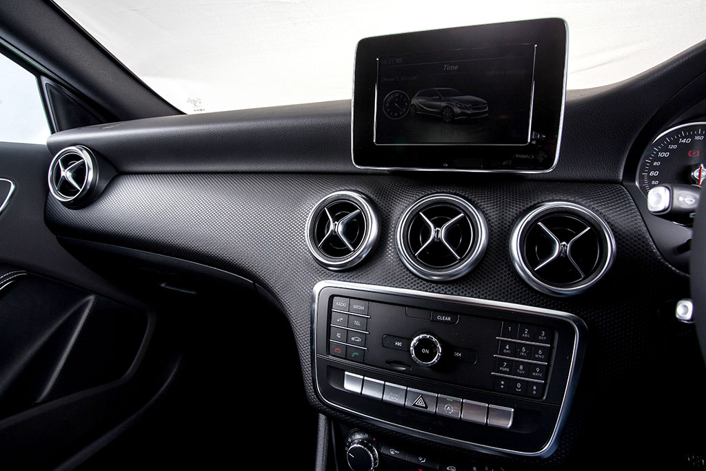 Mercedes-benz A-Class A 180 Urban เมอร์เซเดส-เบนซ์ เอ-คลาส ปี 2015 : ภาพที่ 6