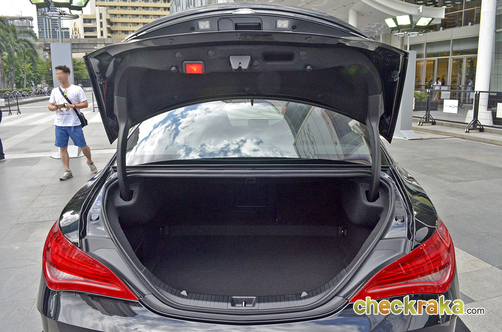 Mercedes-benz AMG CLA 45 AMG 4Matic เมอร์เซเดส-เบนซ์ เอเอ็มจี ปี 2014 : ภาพที่ 12