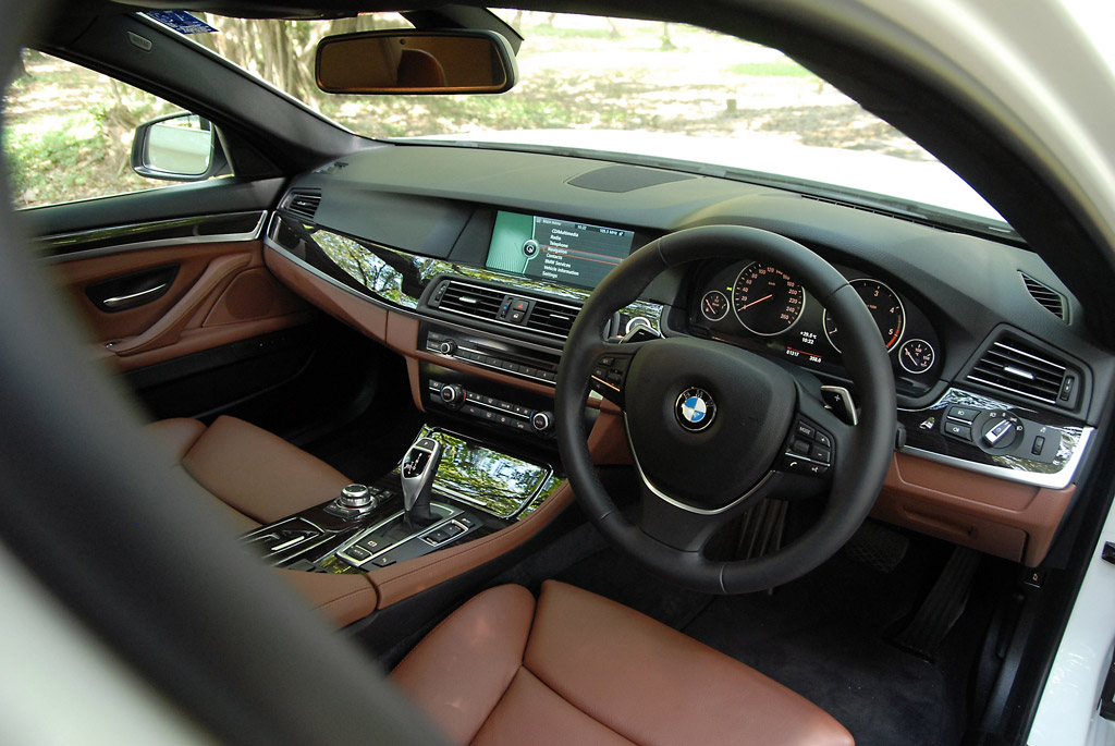 BMW Series 5 520d บีเอ็มดับเบิลยู ซีรีส์5 ปี 2010 : ภาพที่ 6