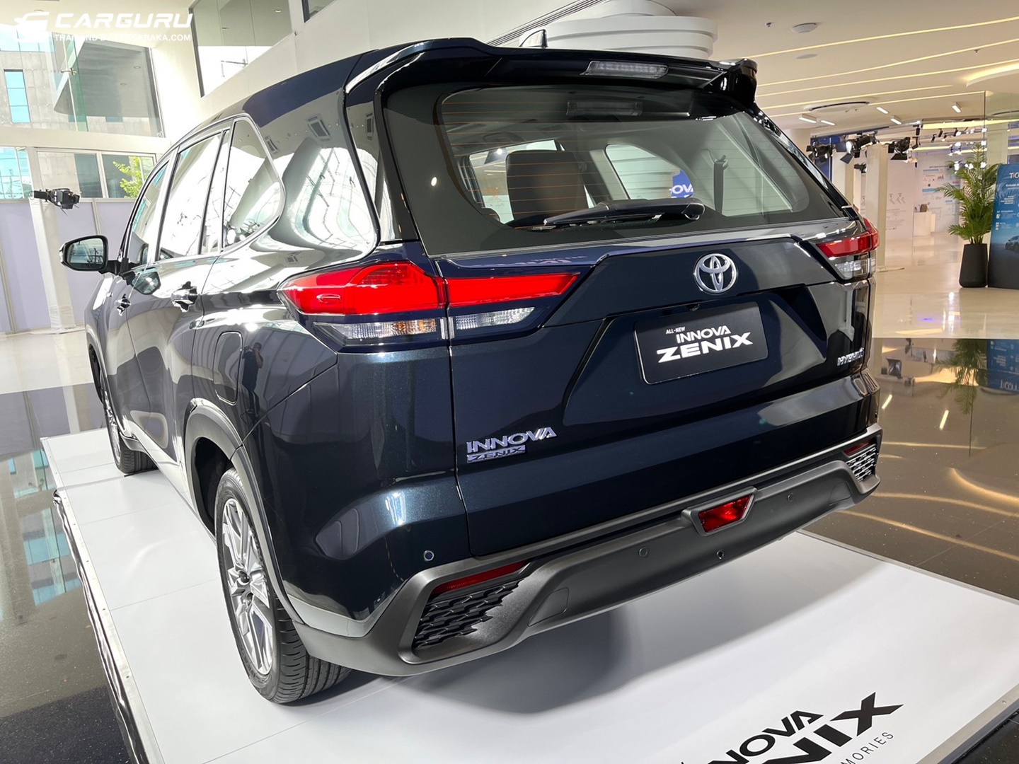Toyota Innova Zenix 2.0 HEV Premium โตโยต้า อินโนว่า ปี 2023 : ภาพที่ 6