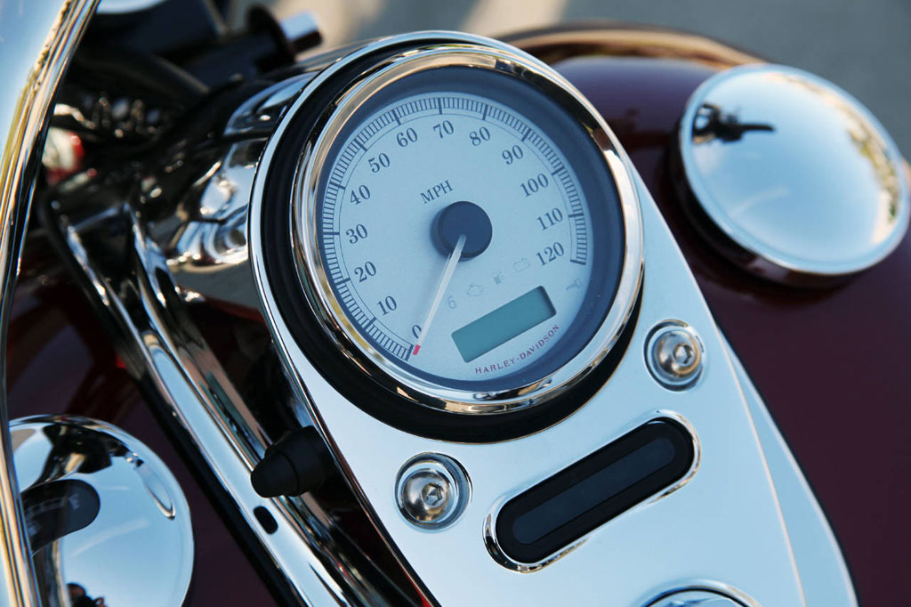 Harley-Davidson Dyna Wide Glide ฮาร์ลีย์-เดวิดสัน ไดน่า ปี 2012 : ภาพที่ 5