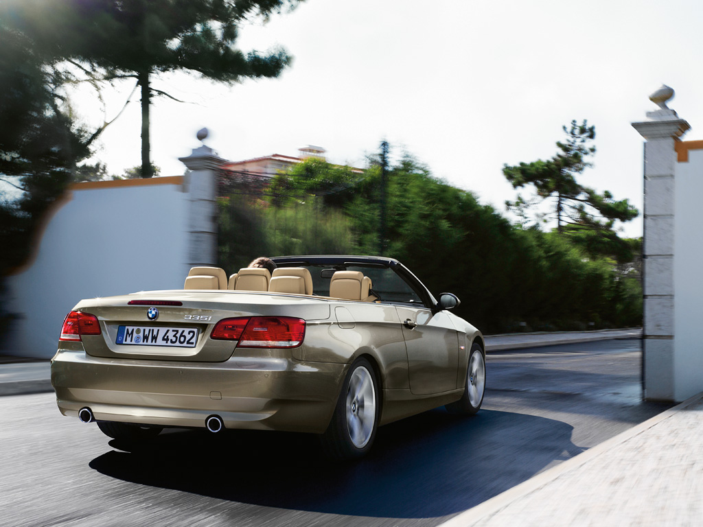 BMW Series 3 325i Convertible บีเอ็มดับเบิลยู ซีรีส์3 ปี 2010 : ภาพที่ 4