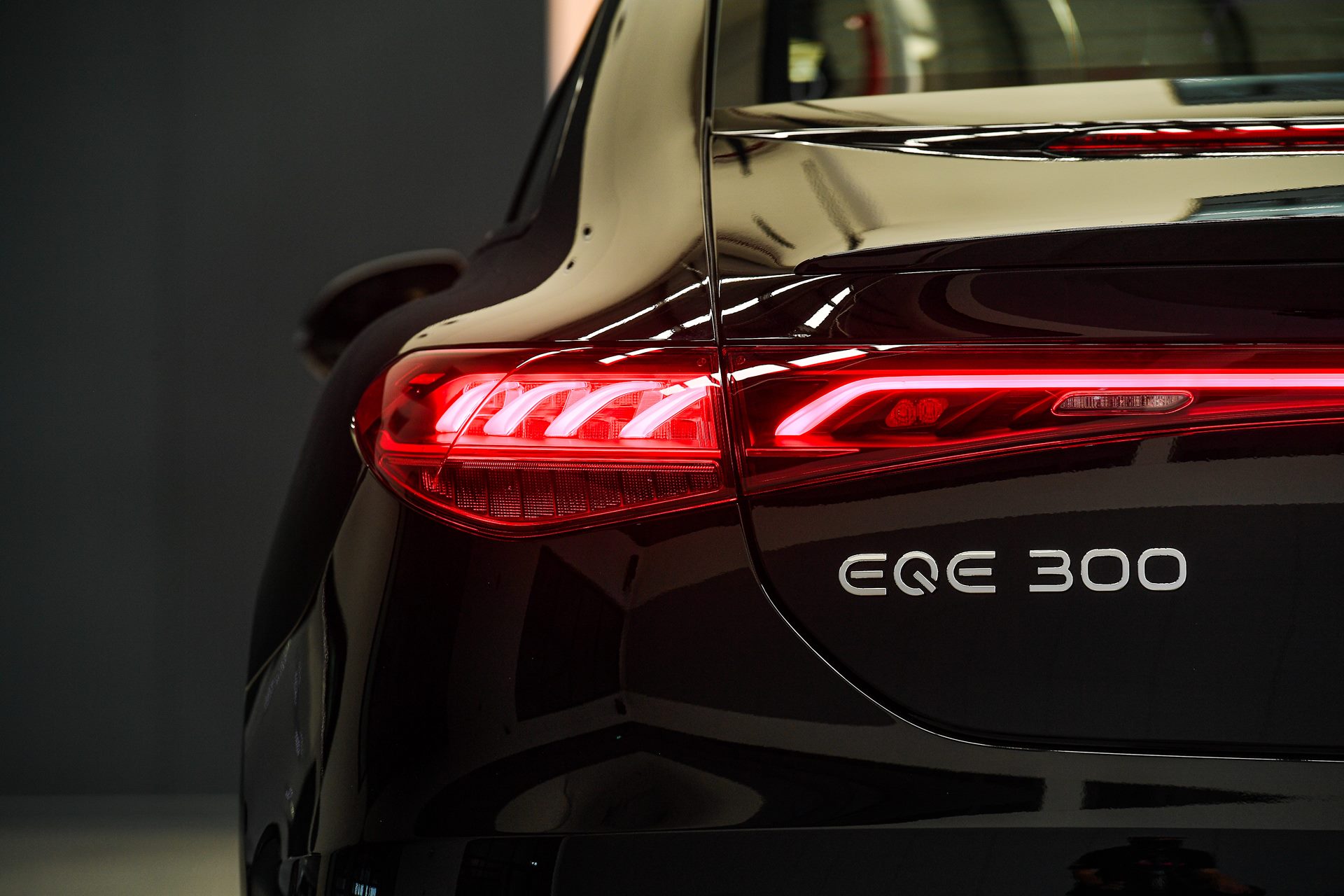 Mercedes-benz EQ EQE 300 เมอร์เซเดส-เบนซ์ ปี 2024 : ภาพที่ 4