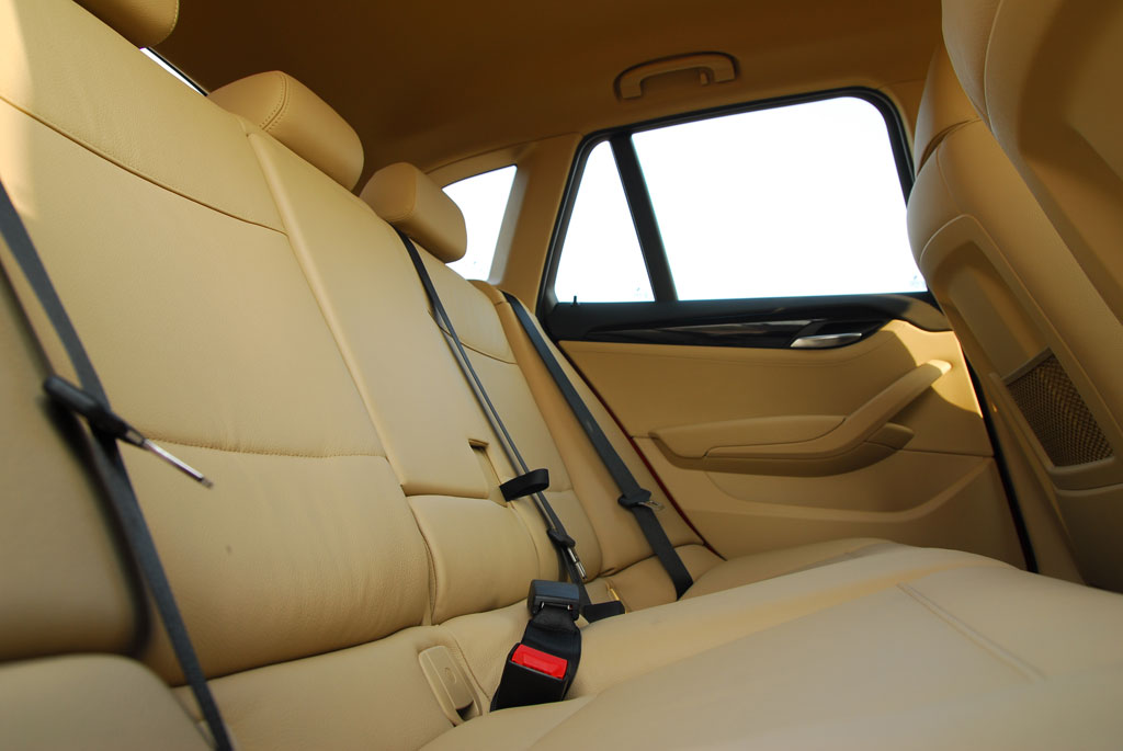 BMW X1 sDrive18i บีเอ็มดับเบิลยู เอ็กซ์1 ปี 2009 : ภาพที่ 9