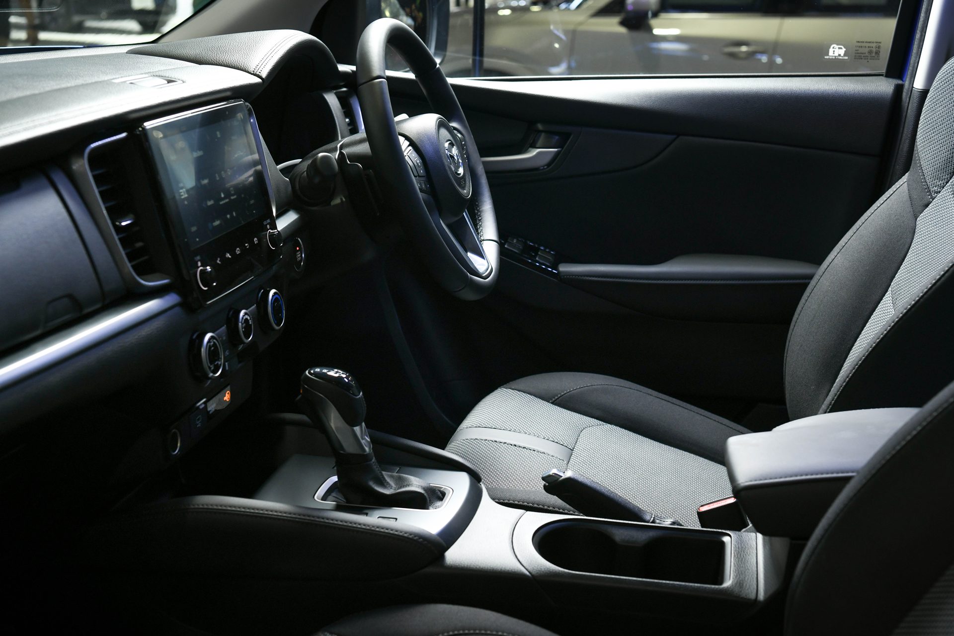 Mazda BT-50 DBL 2.2 XT HI-RACER 8AT มาสด้า บีที-50 ปี 2024 : ภาพที่ 9