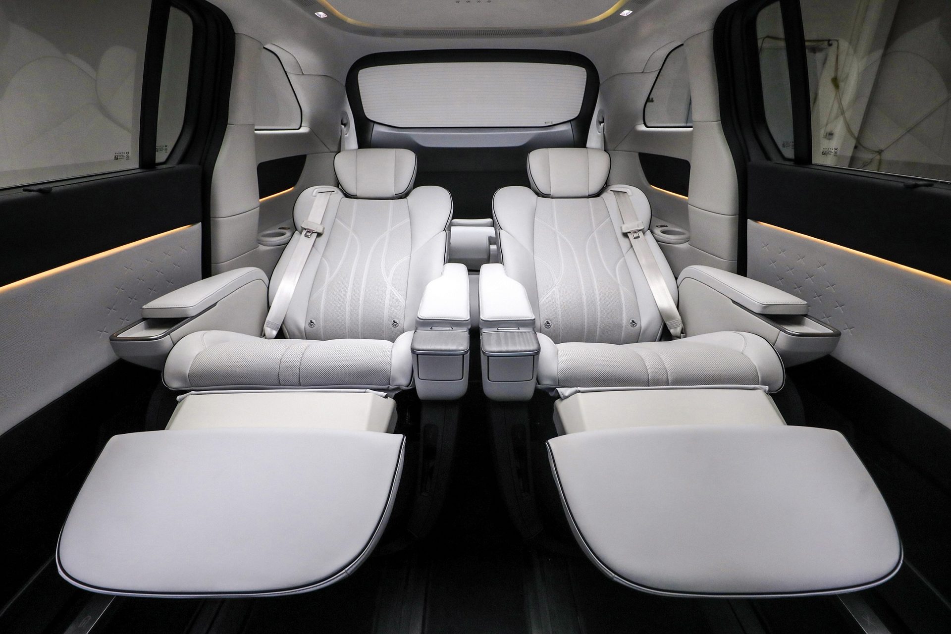 Xpeng X9 Luxury เอ็กซ์เผิง ปี 2024 : ภาพที่ 10