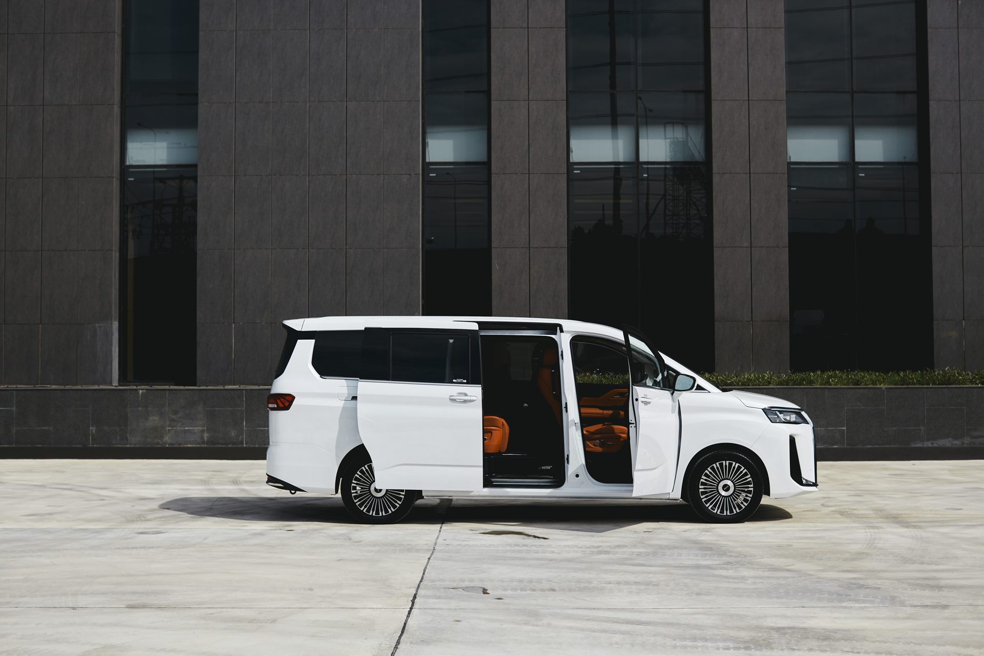 BAW M8 Standard ปักกิ่ง ออโตโมบิล เวิร์ค ปี 2026 : ภาพที่ 2