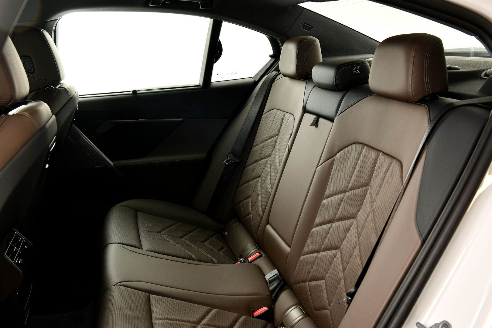 BMW Series 5 530e Inspiring บีเอ็มดับเบิลยู ซีรีส์5 ปี 2025 : ภาพที่ 19