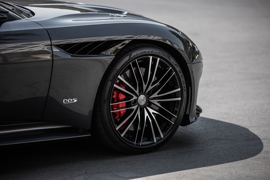Aston Martin DBS Superleggera Coupe แอสตัน มาร์ติน ปี 2021 : ภาพที่ 2