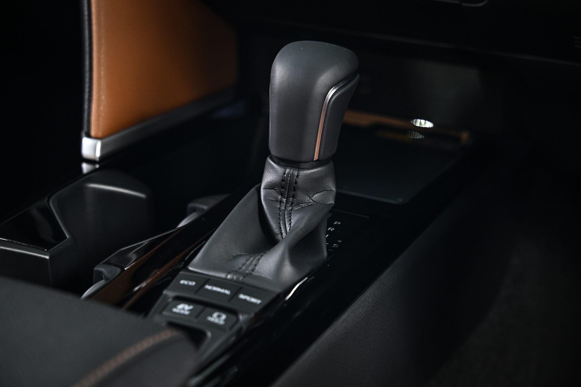 Toyota Camry HEV Premium Luxury โตโยต้า คัมรี่ ปี 2024 : ภาพที่ 14