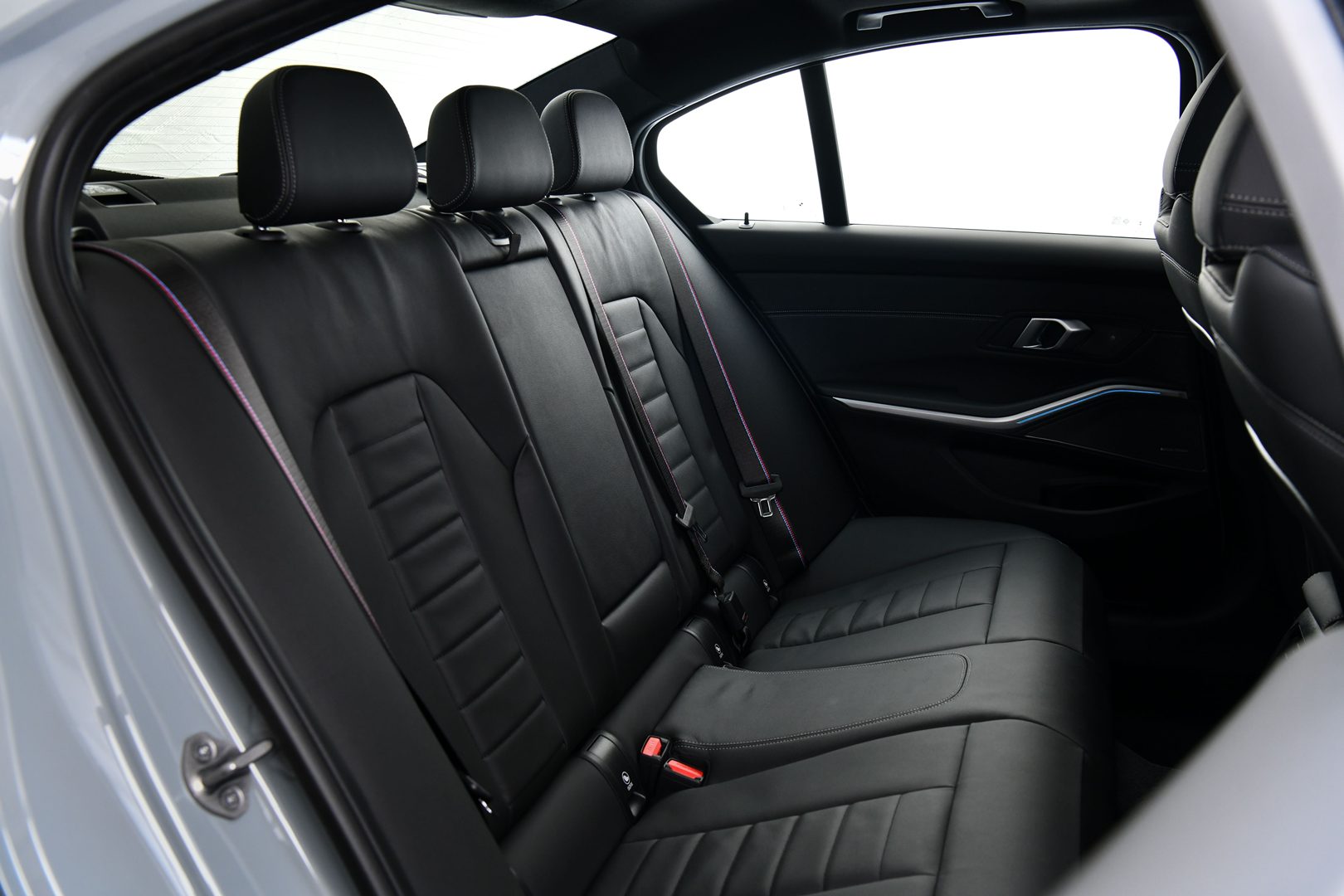 BMW Series 3 330e M Sport บีเอ็มดับเบิลยู ซีรีส์3 ปี 2025 : ภาพที่ 11