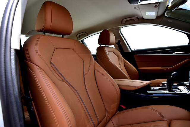 BMW Series 5 520d Sport บีเอ็มดับเบิลยู ซีรีส์5 ปี 2017 : ภาพที่ 6