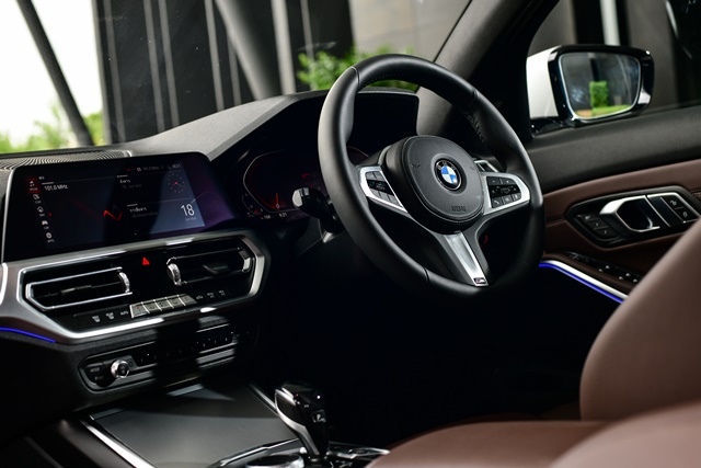 BMW Series 3 320d M Sport บีเอ็มดับเบิลยู ซีรีส์3 ปี 2020 : ภาพที่ 4